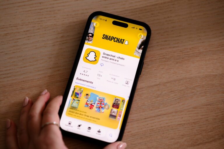 iPhone displaying the snapchat app store page