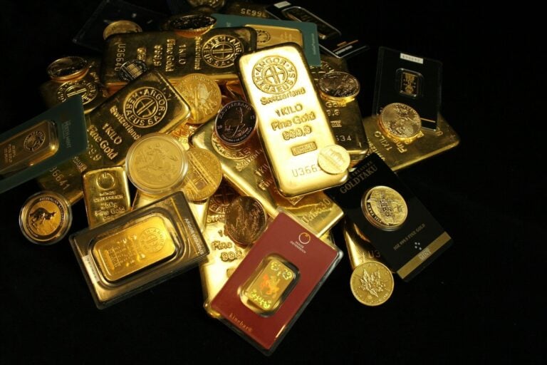 gold and silver round coins